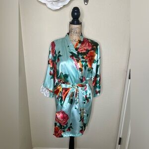 NTM: Mei Ye Si Da Kimono Style Short Blue & Roses Floral Print Robe Size OS
